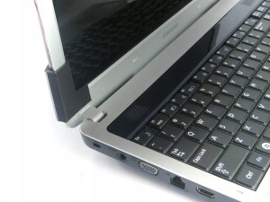 Zestaw naprawczy OBUDOWA KLAPA ZAWIAS SAMSUNG R530